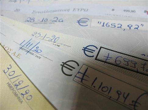 Ξεπέρασαν το 1 δισ. ευρώ οι ακάλυπτες επιταγές στο οκτάμηνο